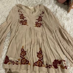 Cutest fall blouse! So comfy. PERFECTION CONDITON.